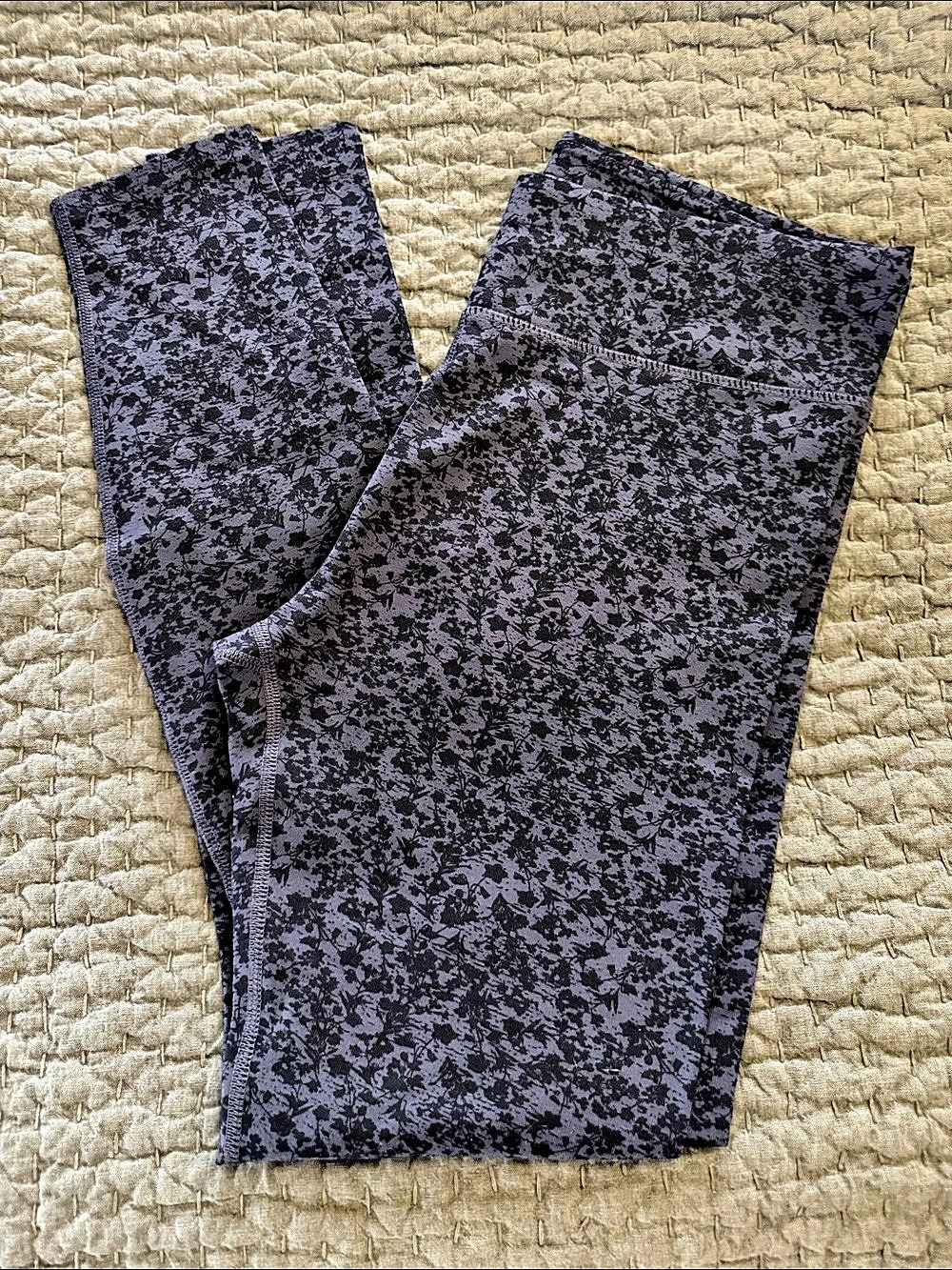 PACT On the Go-To Legging Printed Leggings in Purple & Black Size Large - NWOT